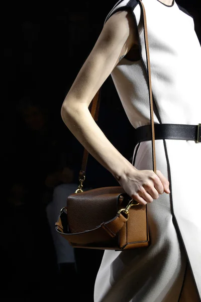 Look 4